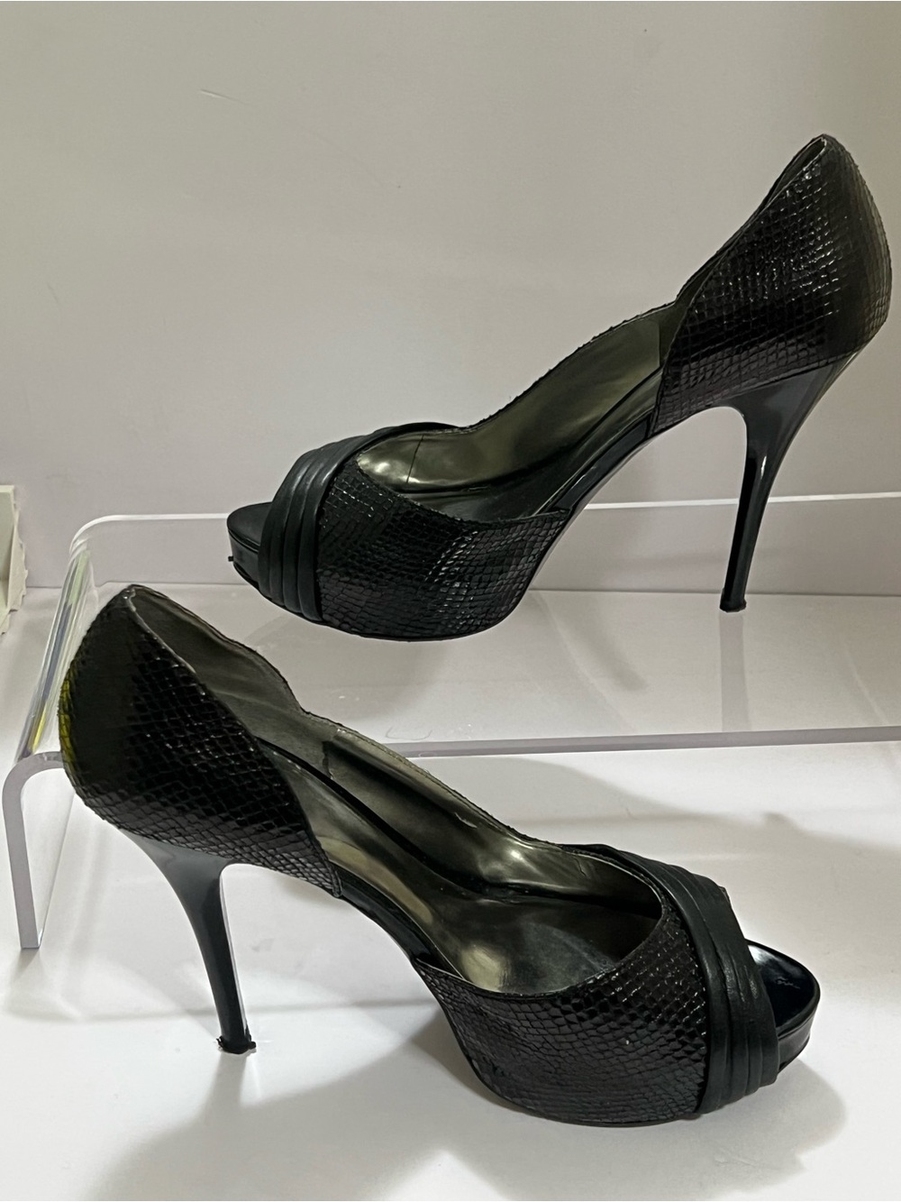 GUESS Holbrook Black Peep Toe Platform Heels Pumps Size 11M